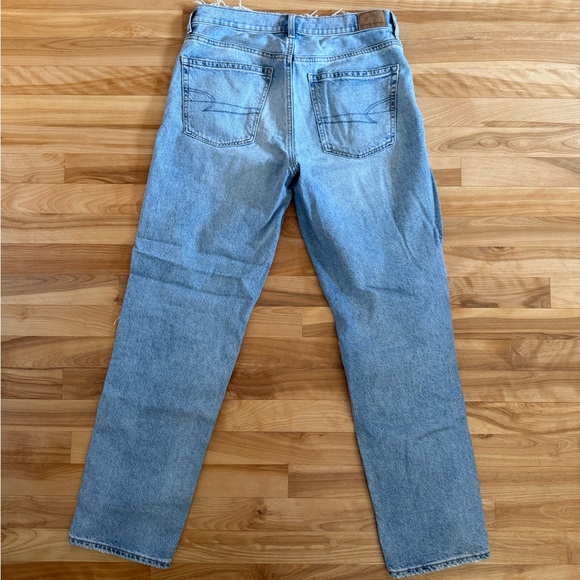 American Eagle Women's Low Rise Straight Leg Jeans - Picture 3 of 4